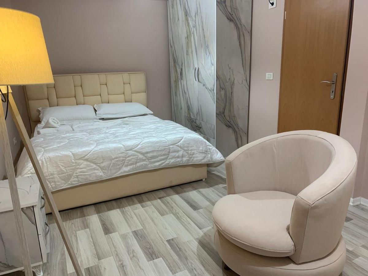 Two Bedroom Villaティラナ エクステリア 写真