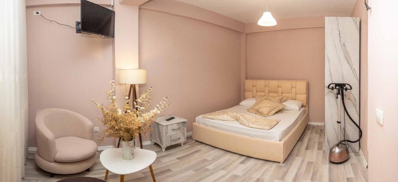 Two Bedroom Villaティラナ エクステリア 写真